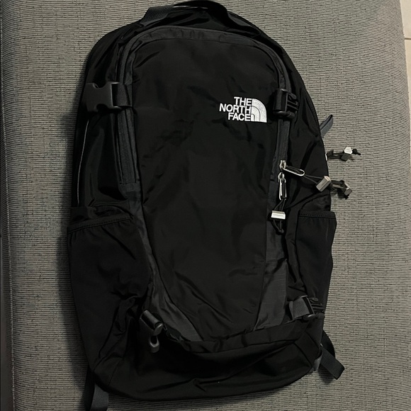 NEW North Face Classic Black Backpack - Picture 1 of 7